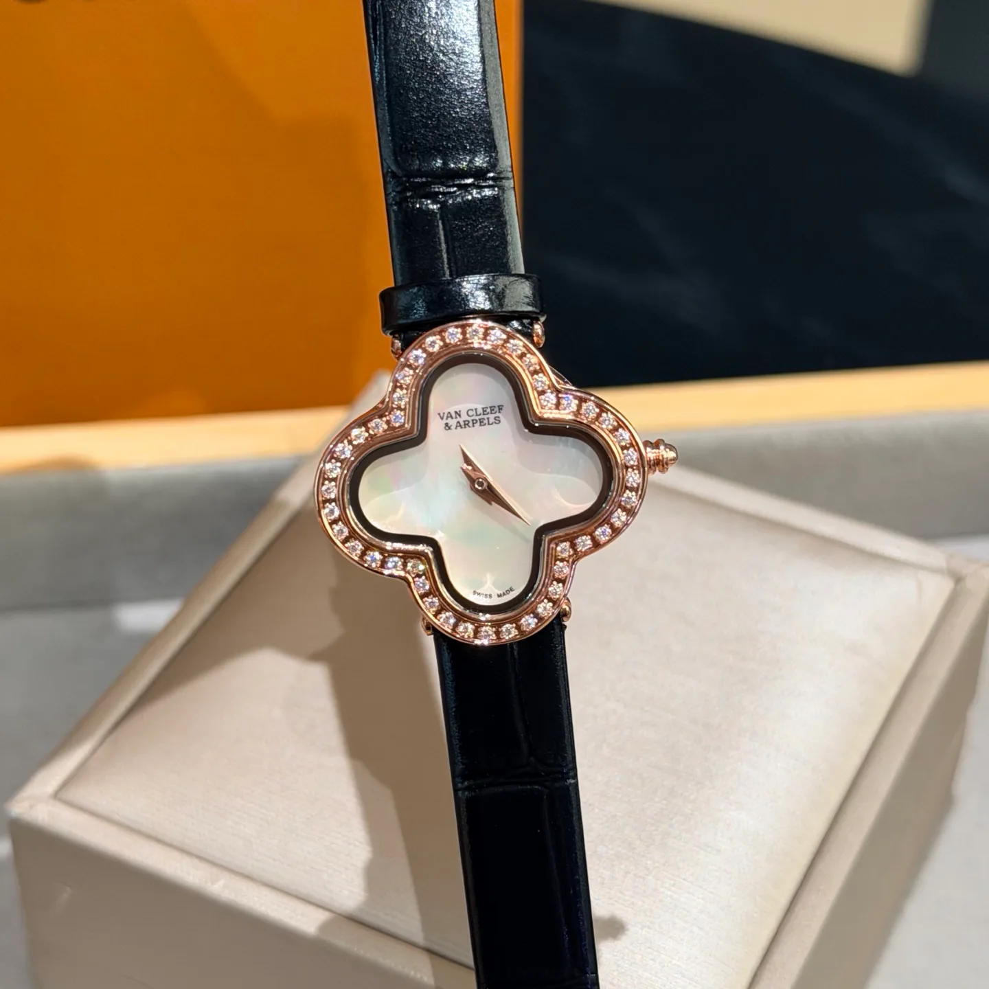 Women's Watches VAN CLEEF & ARPELS 18362058