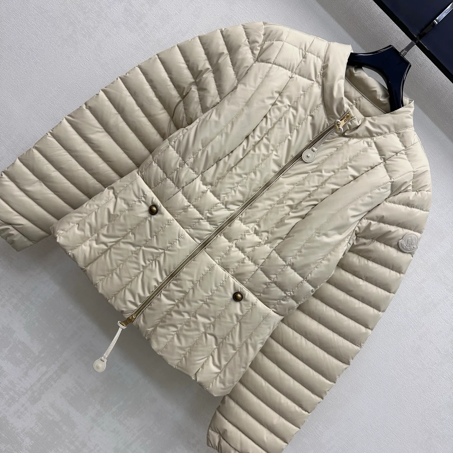 Women's Jackets And Down Jackets MONCLER 18432072