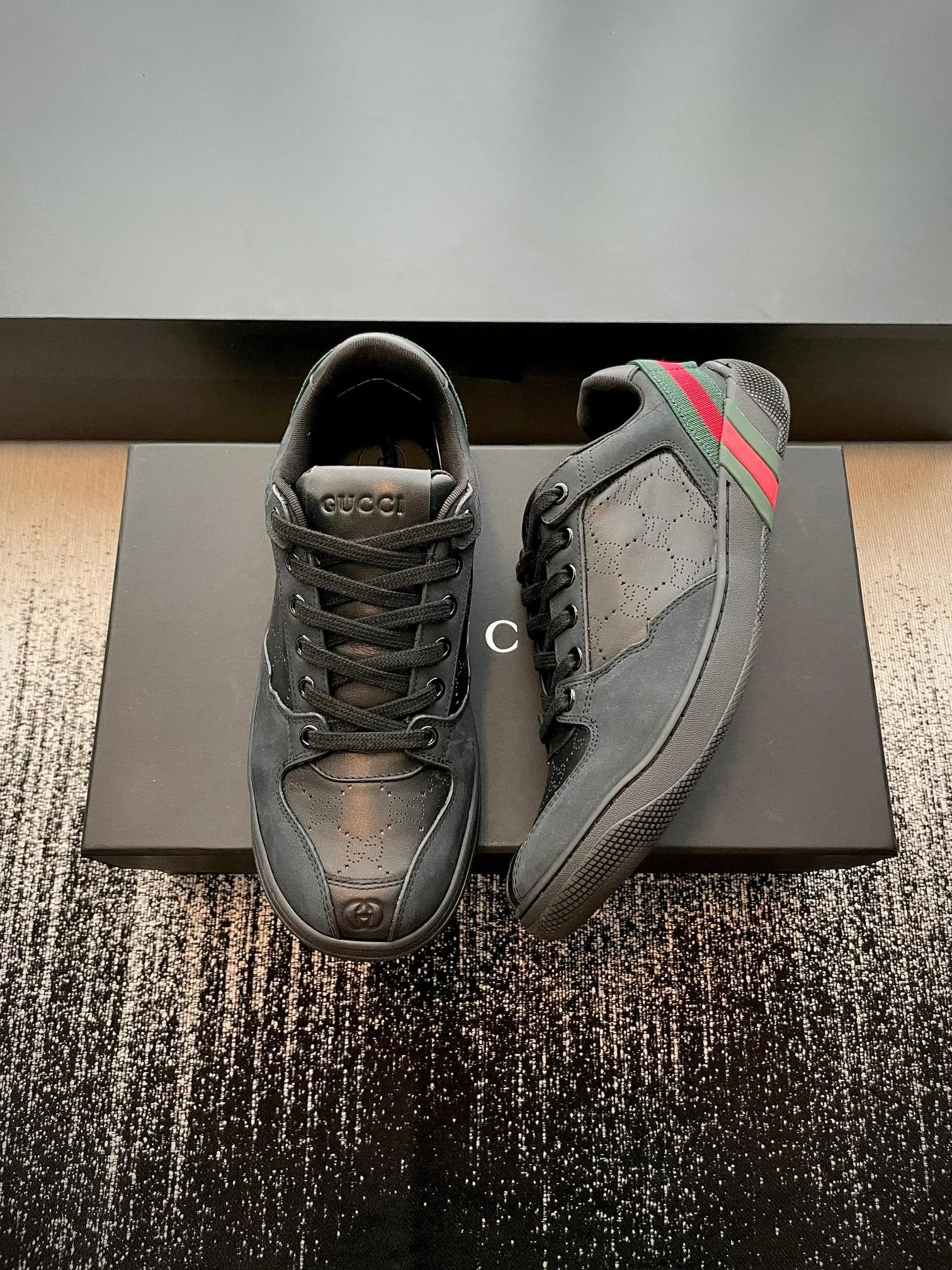 Women's Sneakers GUCCI 18447988