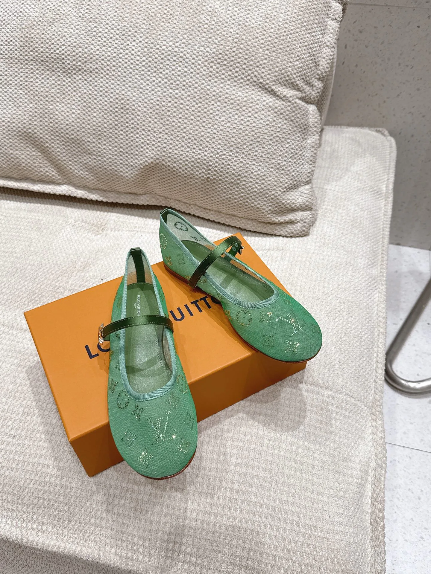 Women's Ballet Flats LOUIS VUITTON 18543754