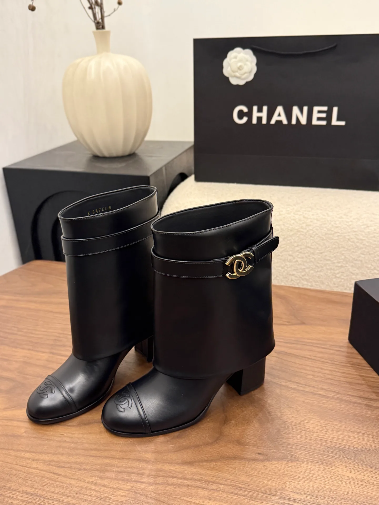 Women's Boots CHANEL 18323382