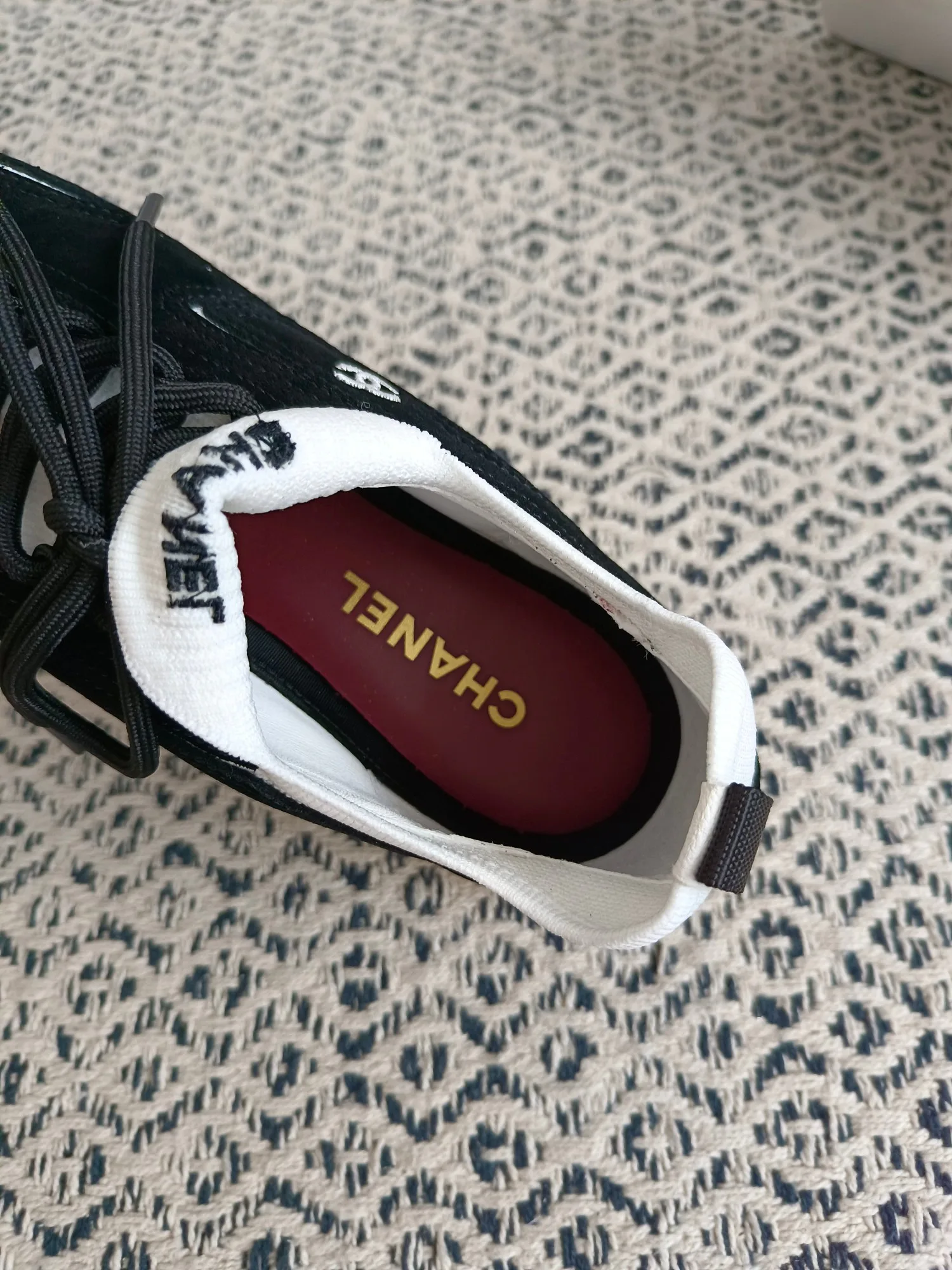 Women's Sneakers CHANEL 18475419