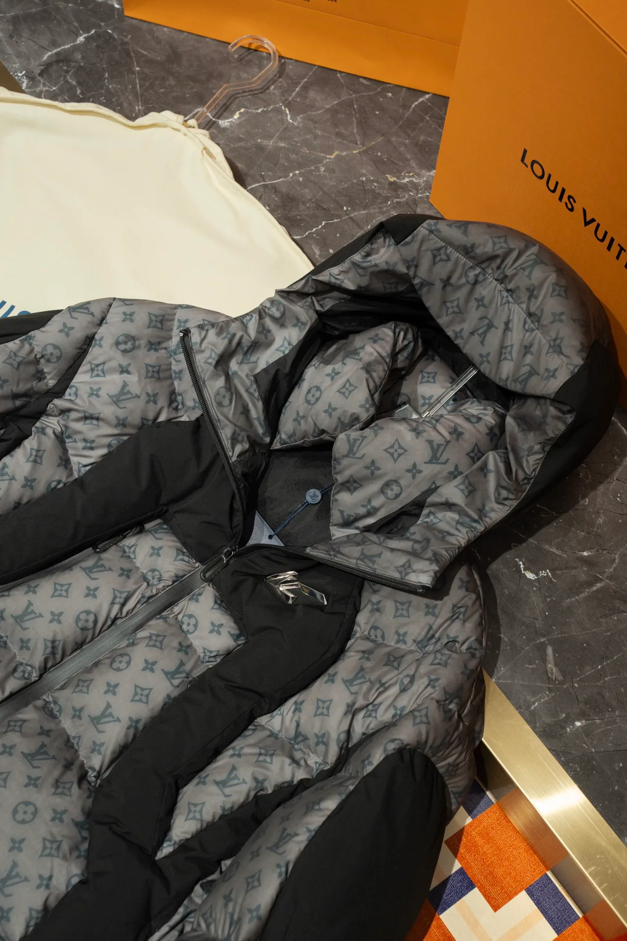 Women's Jackets And Down Jackets LOUIS VUITTON 18188959