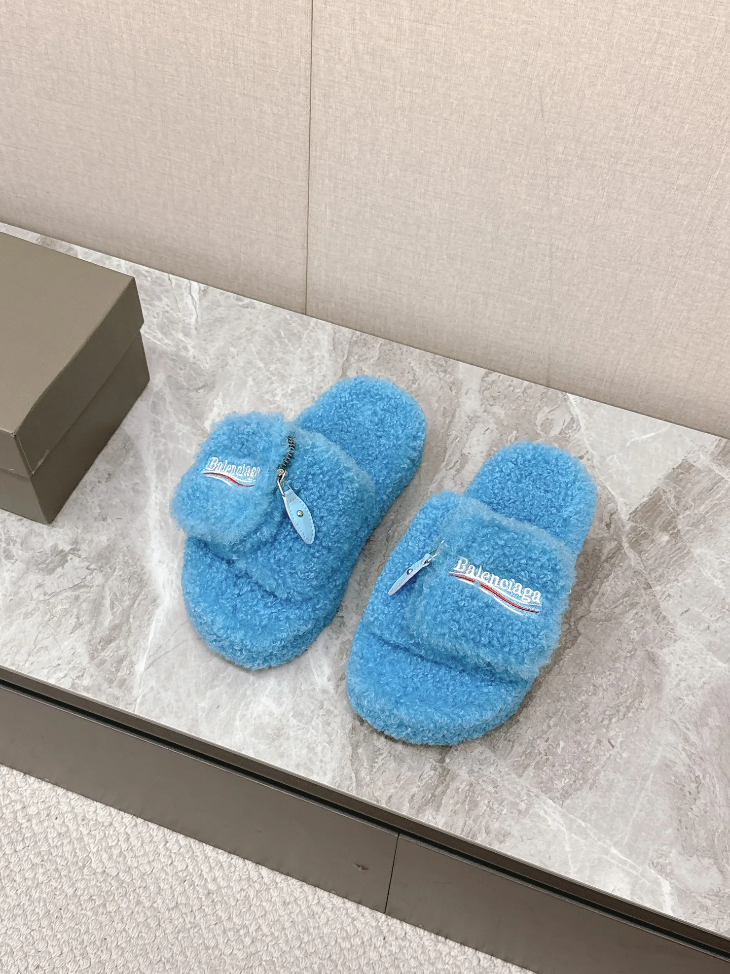 Women's Slippers BALENCIAGA 18419421