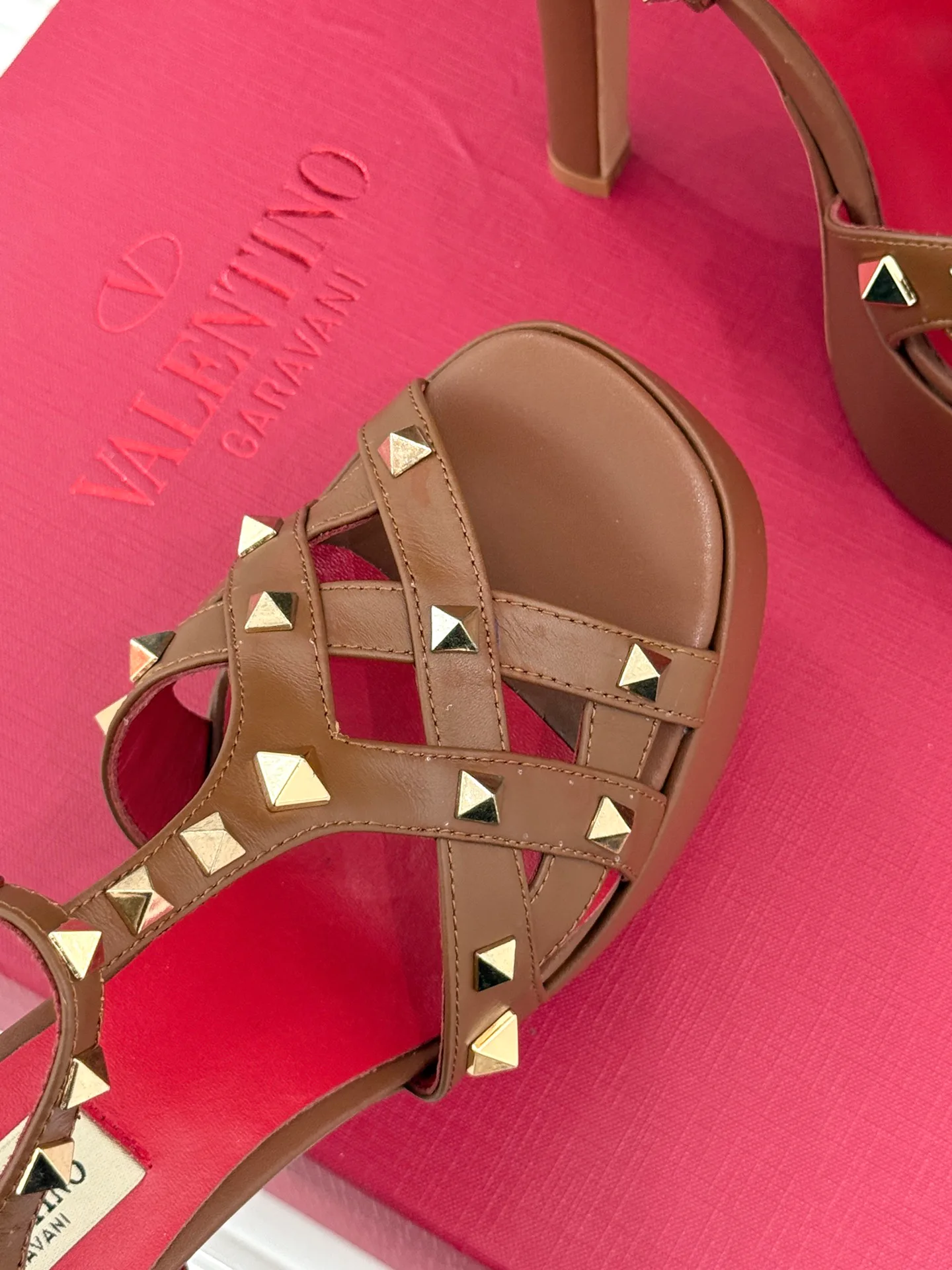 Women's Open-Toe Sandals VALENTINO 18198292