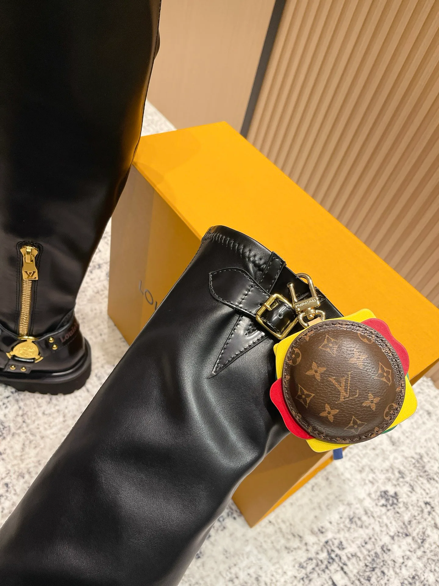 Ботинки Женские Louis Vuitton 18618976