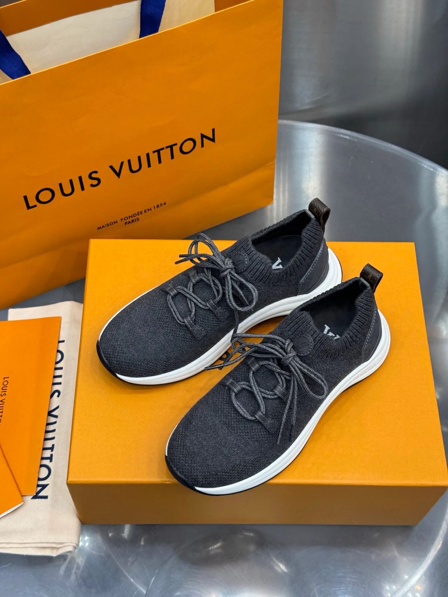 Women's Sneakers LOUIS VUITTON 18202473
