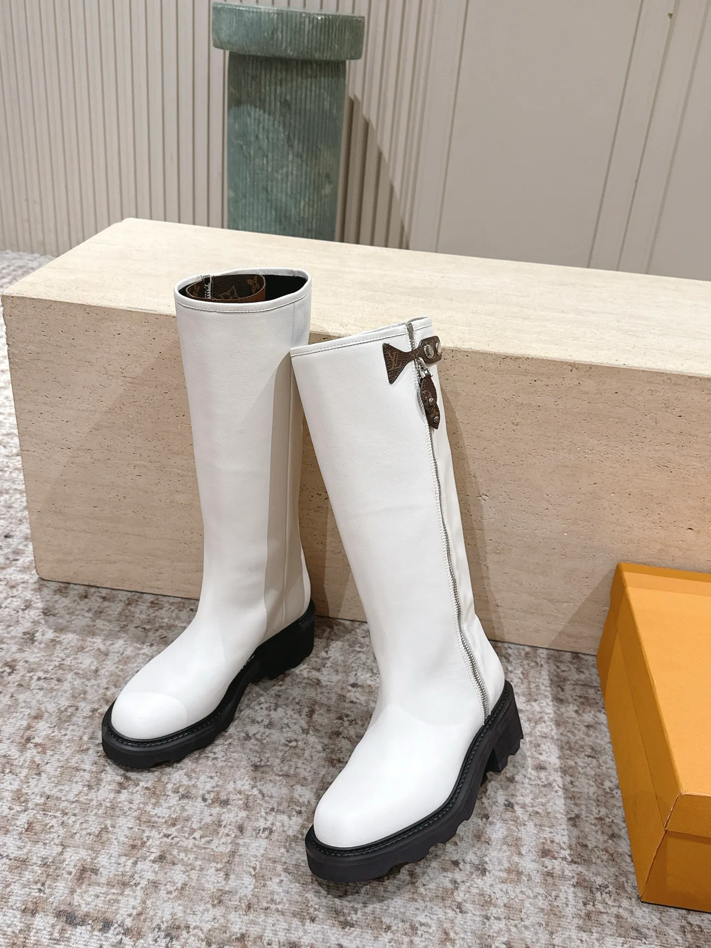 Women's Boots LOUIS VUITTON 18397754