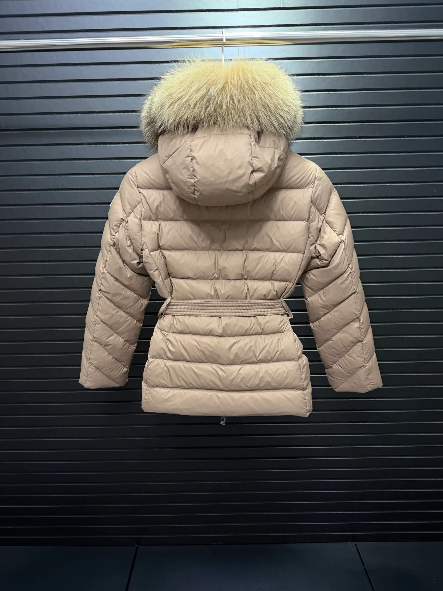 Women's Jackets And Down Jackets MONCLER 17829899