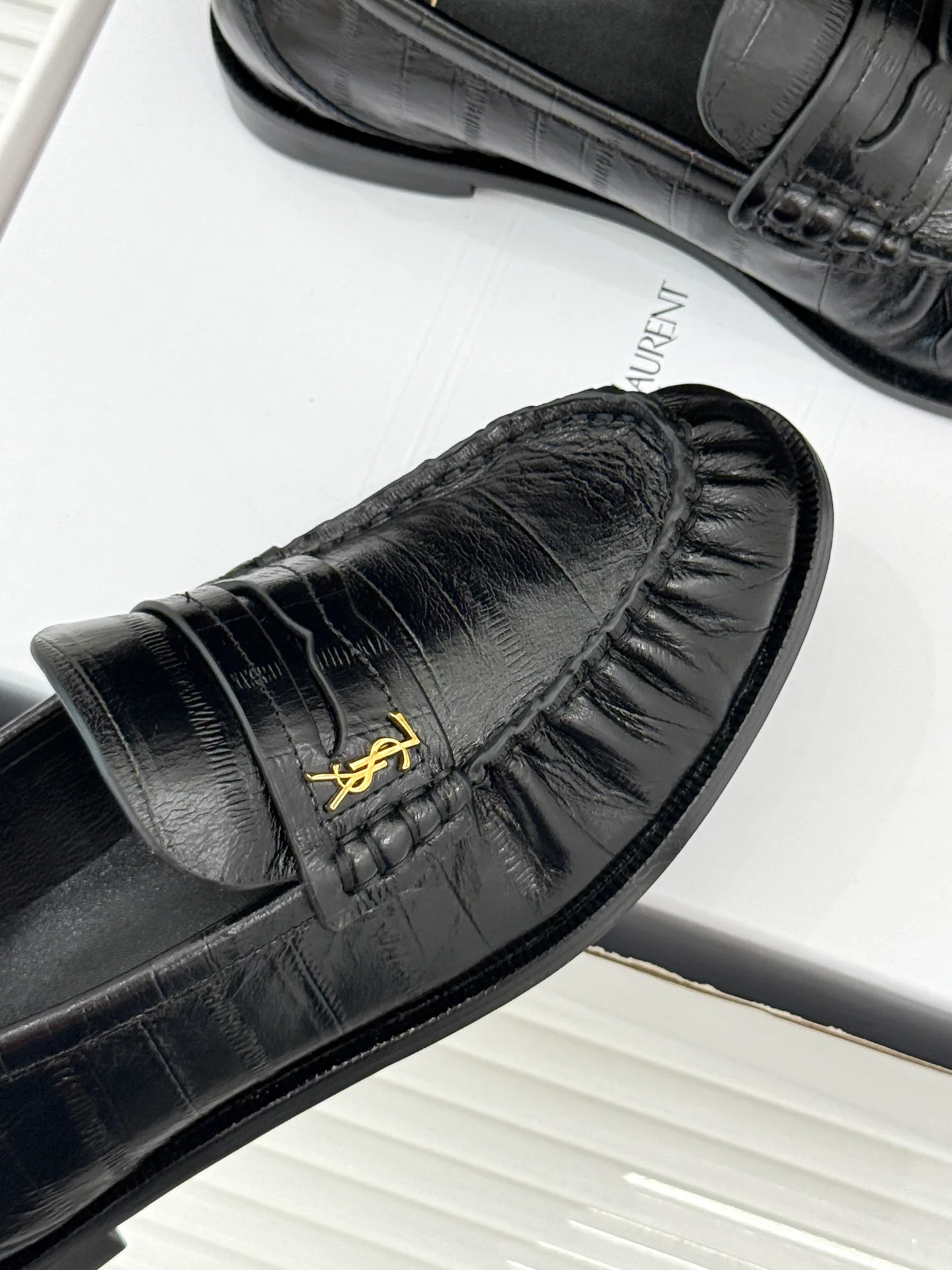 Women's Loafers And Moccasins SAINT LAURENT 17514978