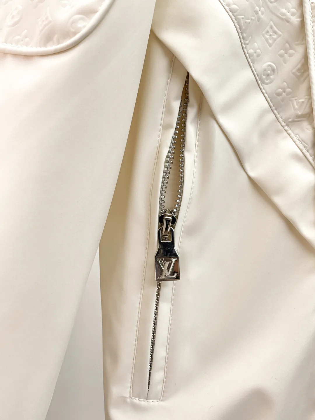 Men's Jackets And Down Jackets LOUIS VUITTON 17966734