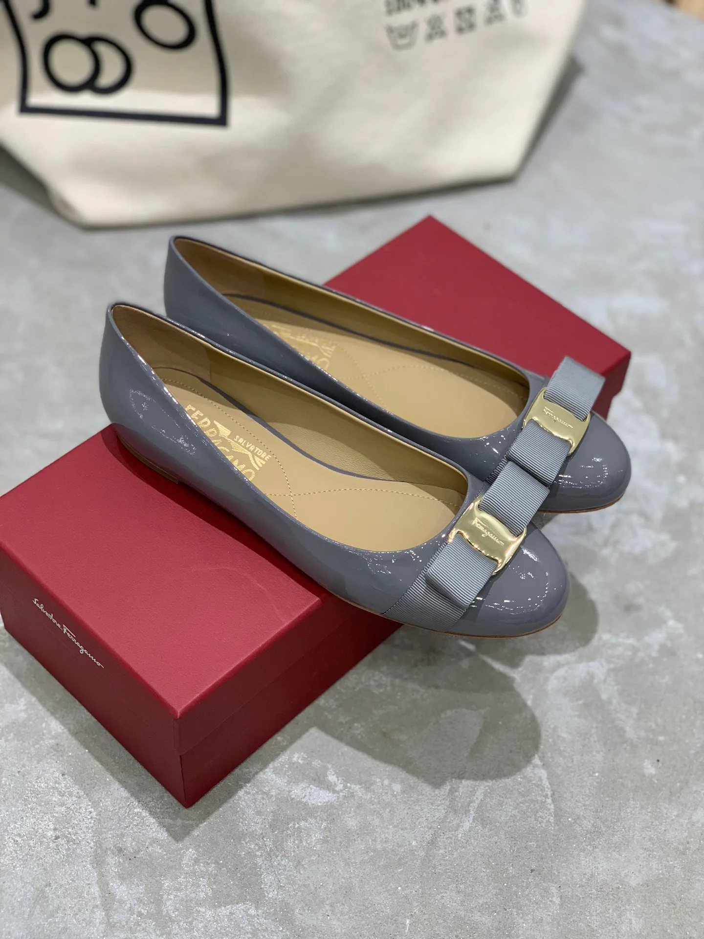 Women's Ballet Flats SALVATORE FERRAGAMO 18340640