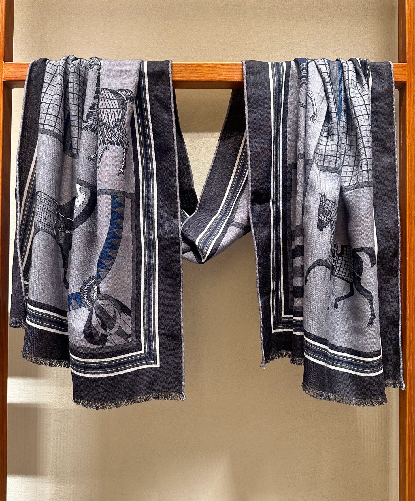 Scarves HERMES 18222475