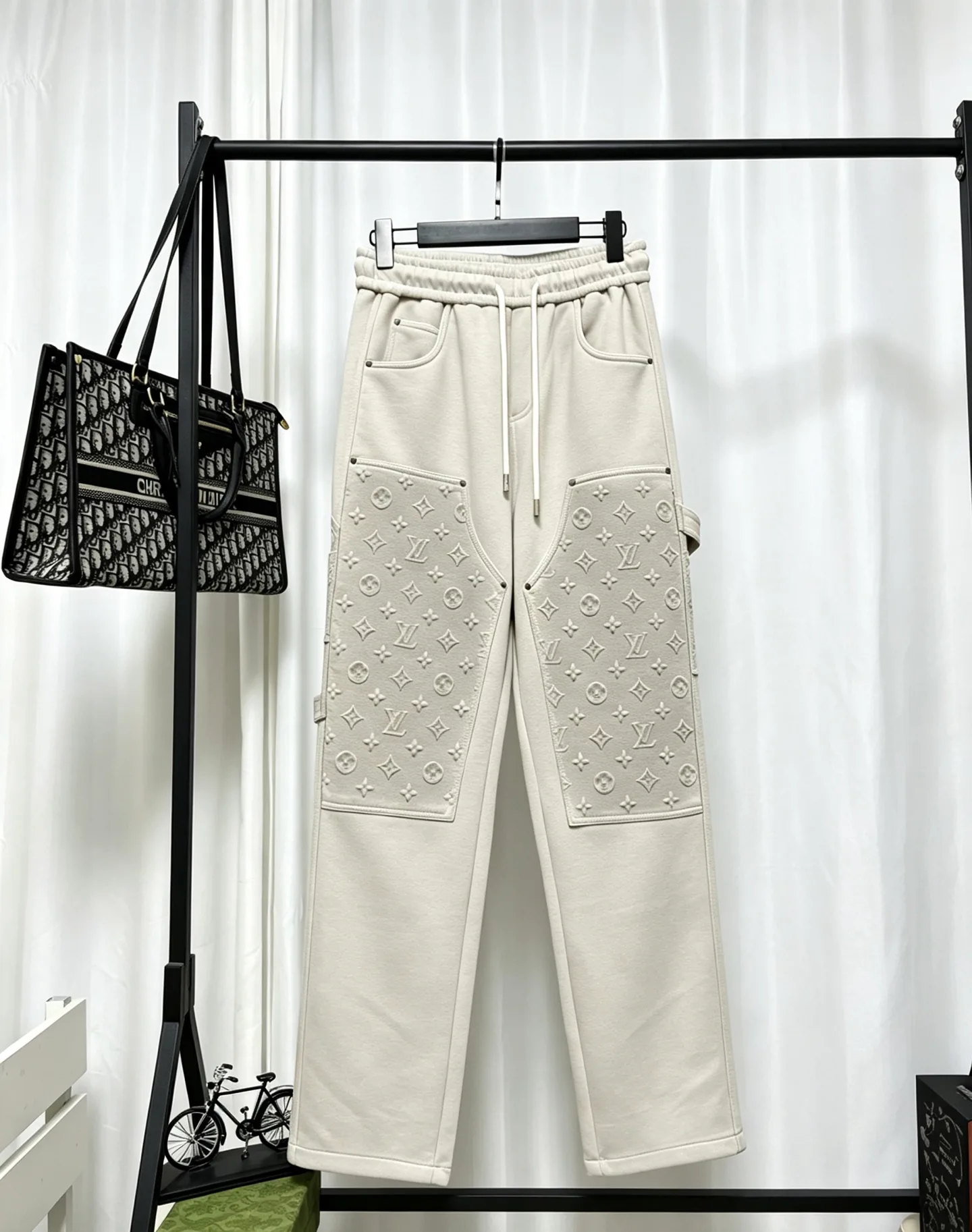 Men's Trousers LOUIS VUITTON 18179175