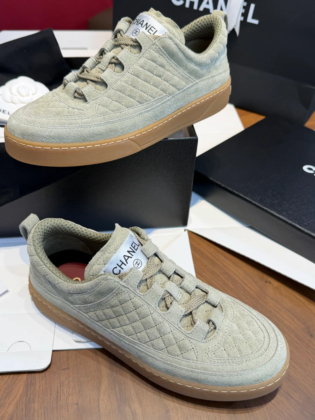 Women's Sneakers CHANEL 18066802