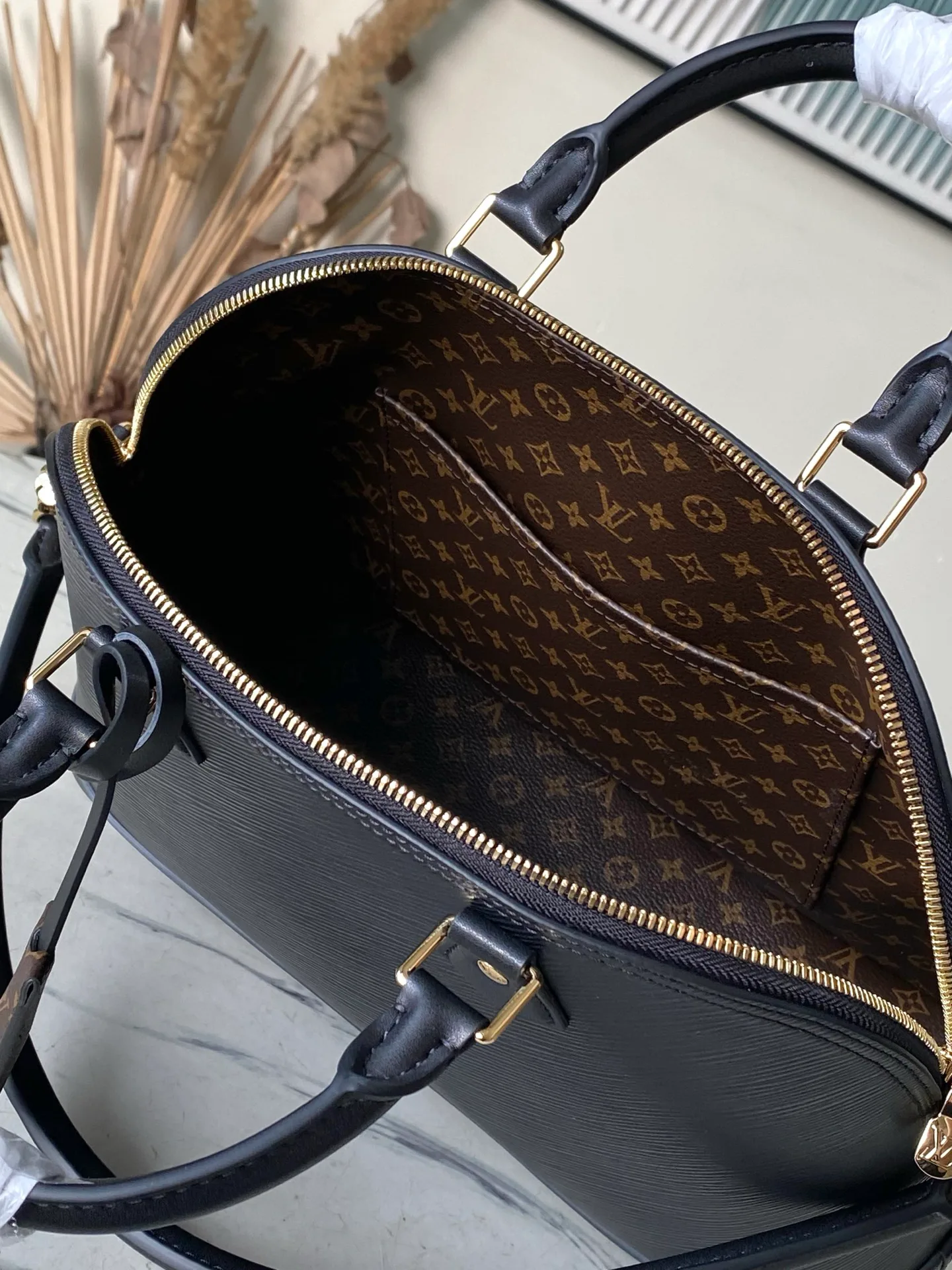 Women's Classic Handbags LOUIS VUITTON 18491320