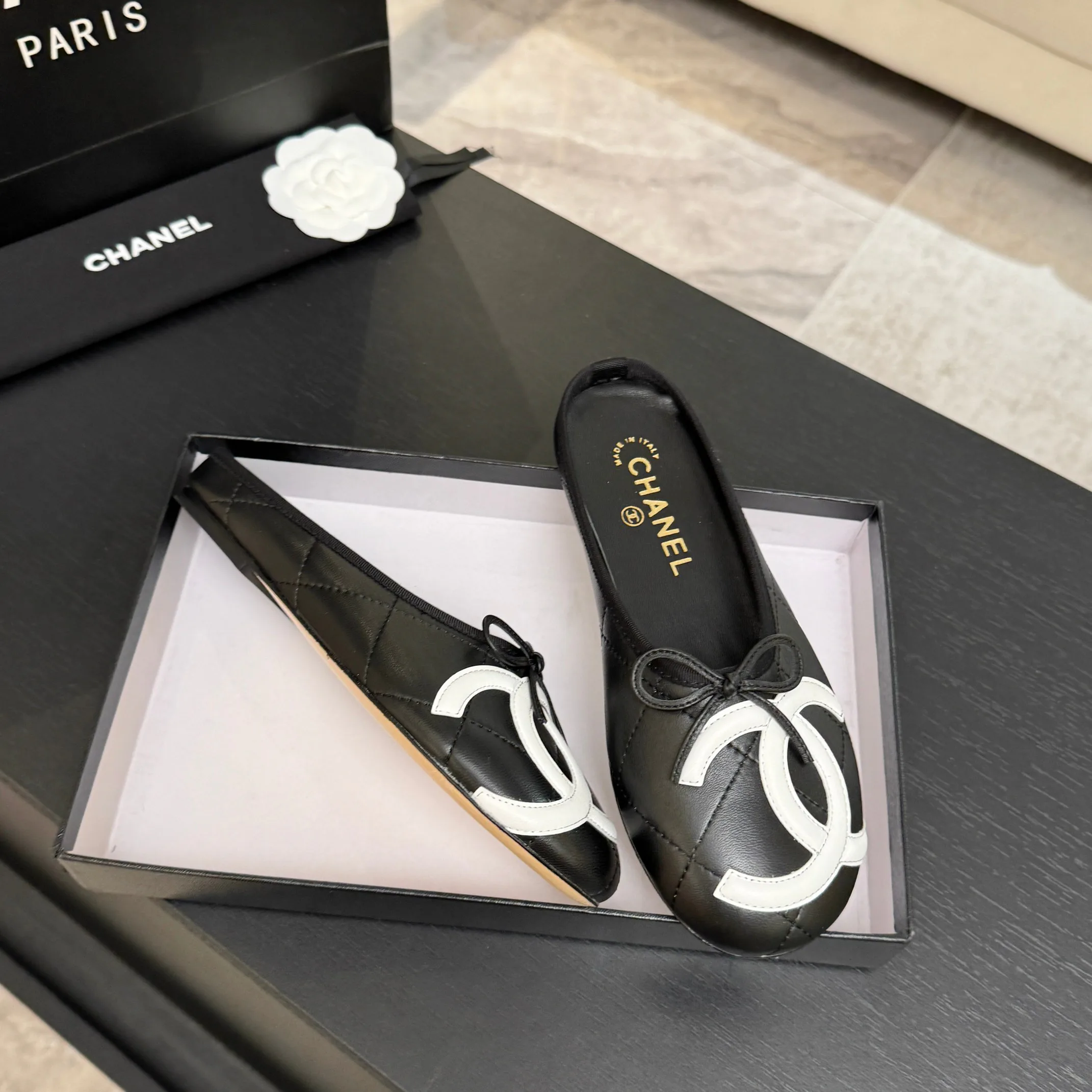 Women's Ballet Flats CHANEL 18063107