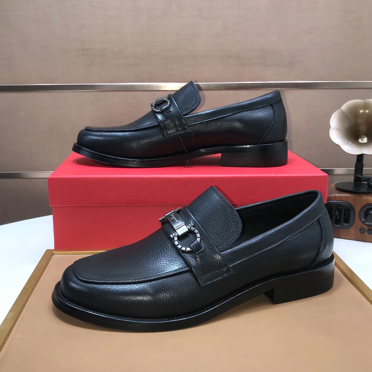 Men's Loafers And Dress Shoes SALVATORE FERRAGAMO 18262176