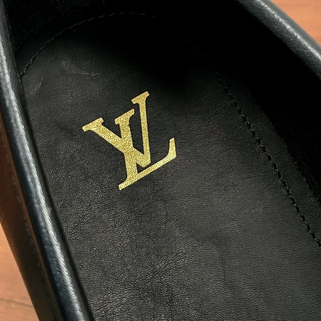 Men's Loafers And Dress Shoes LOUIS VUITTON 18197837