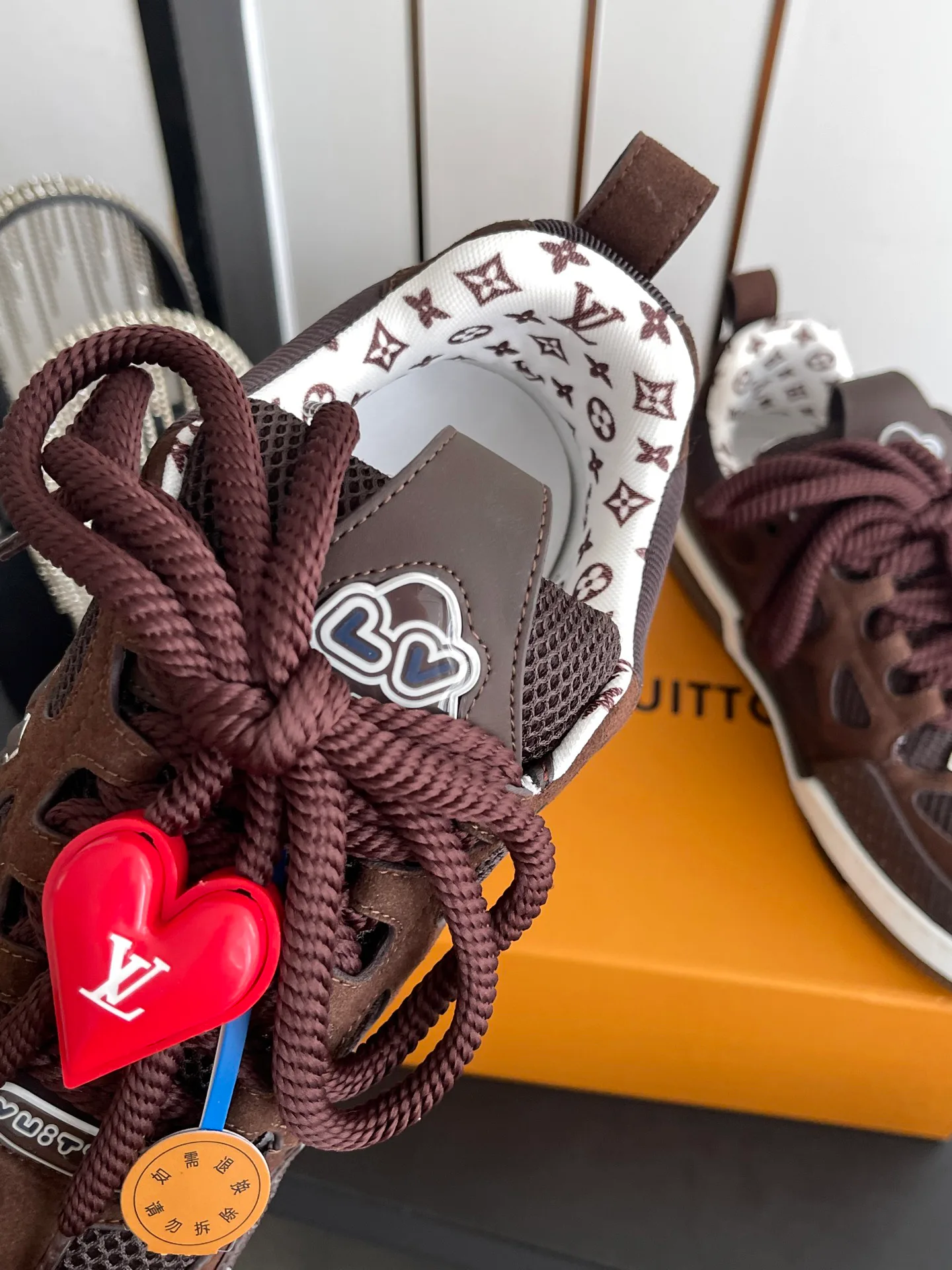 Women's Sneakers LOUIS VUITTON 17554387