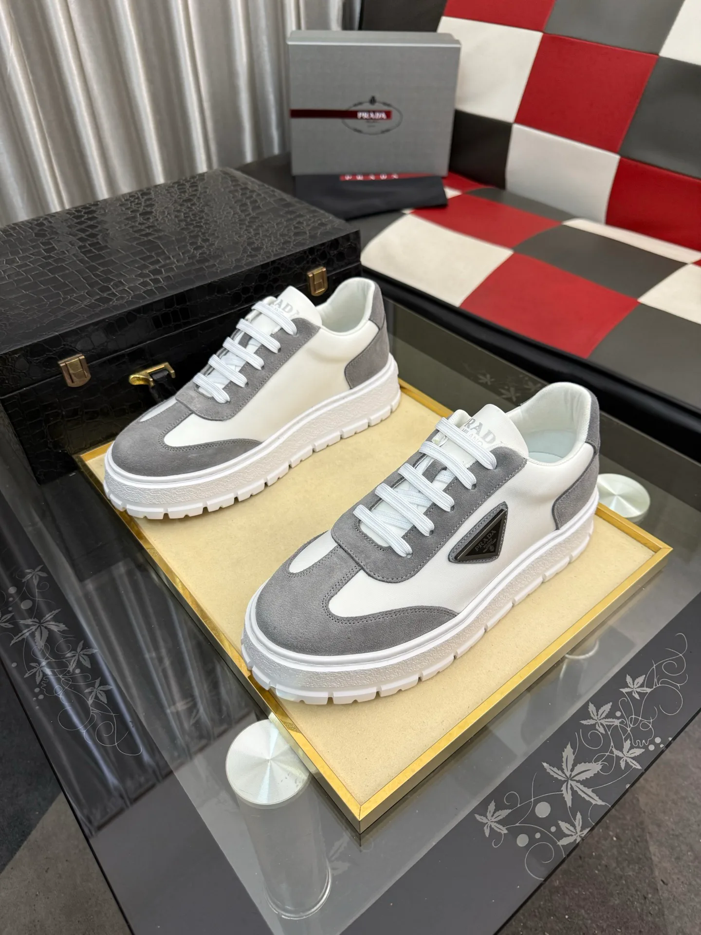 Men's Sneakers PRADA 18417392