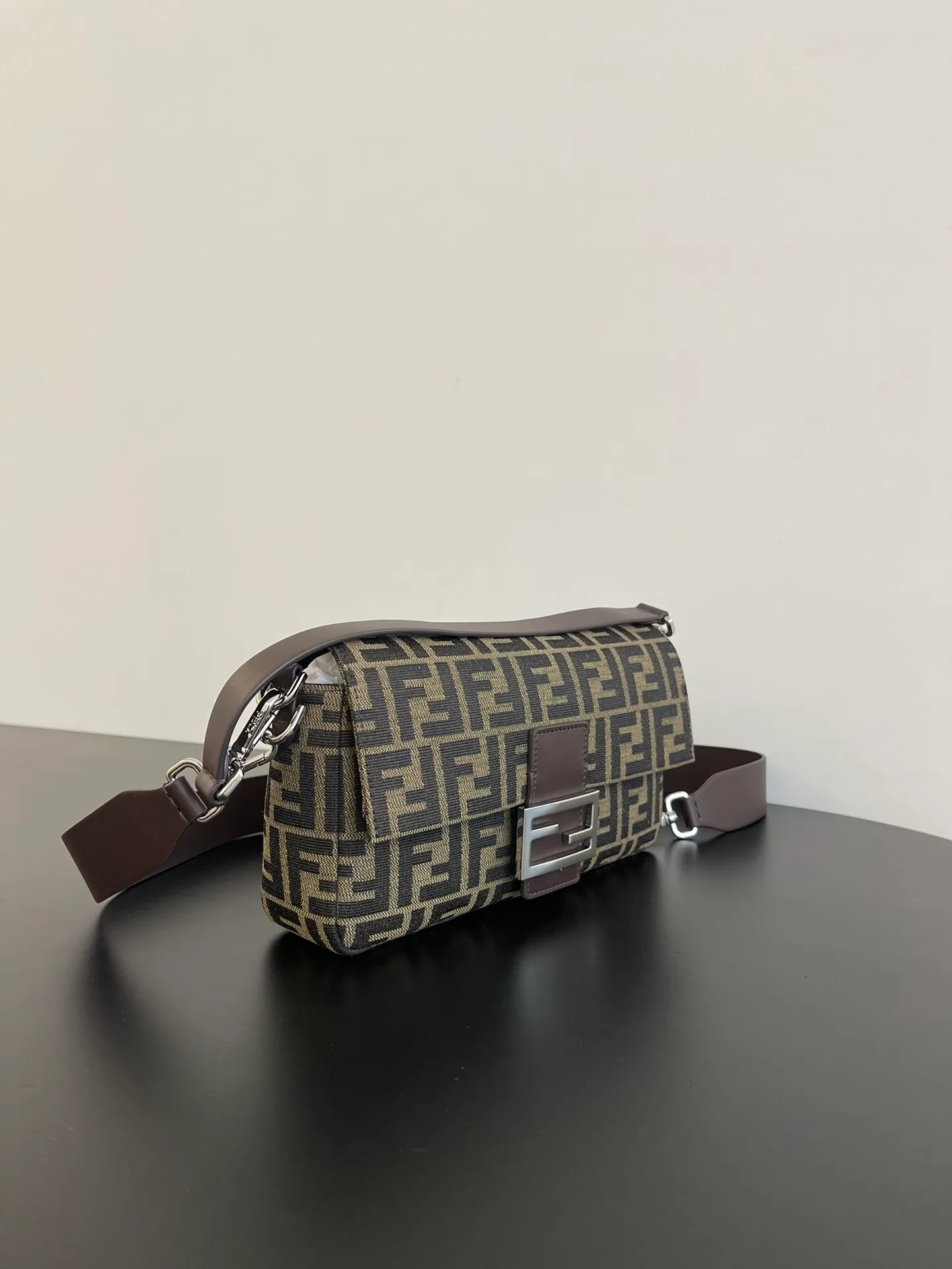 Women's Classic Handbags FENDI 17880616