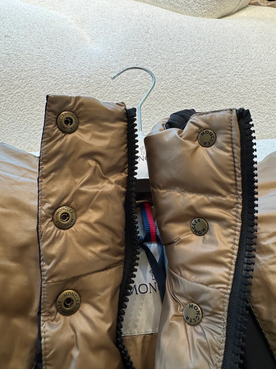 Women's Jackets And Down Jackets MONCLER 18189304