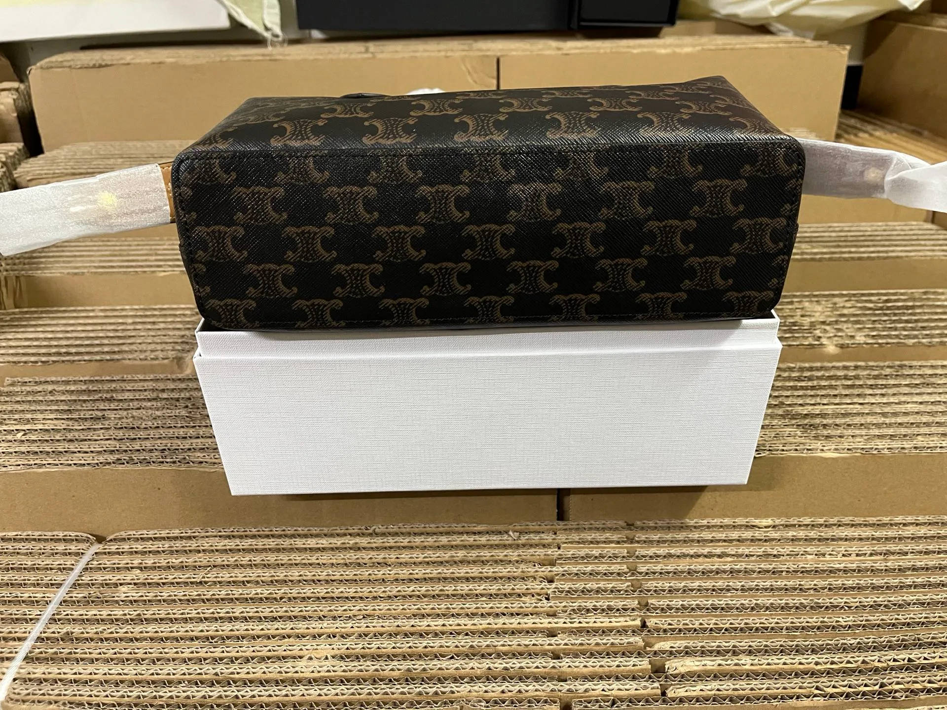 Women's Classic Handbags CELINE 18223207