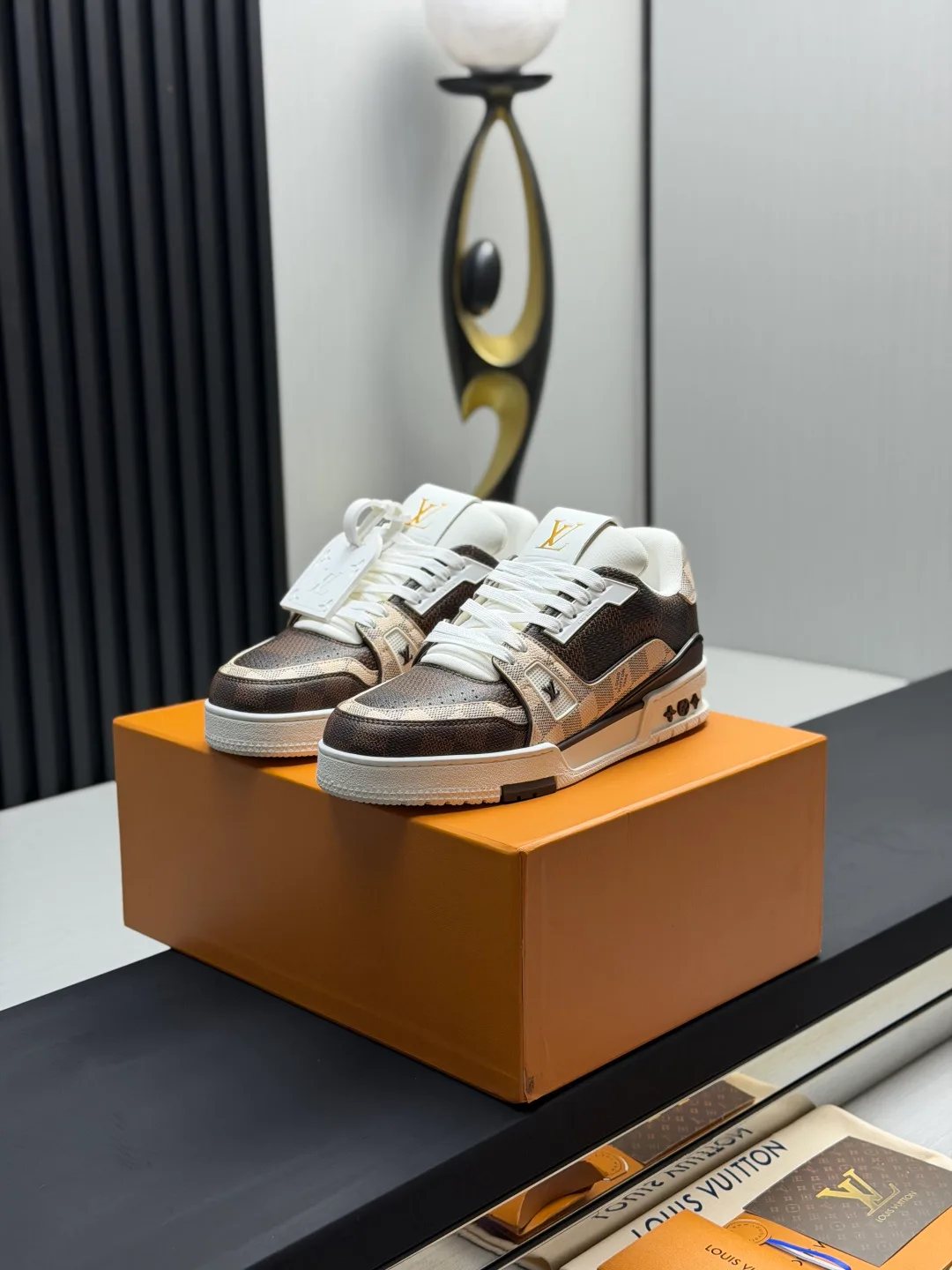 Women's Sneakers LOUIS VUITTON 17865113