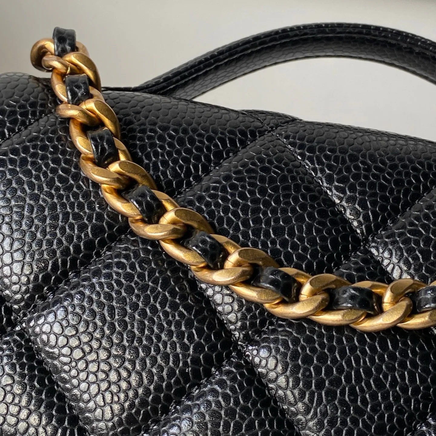 Women's Classic Handbags CHANEL 18000303
