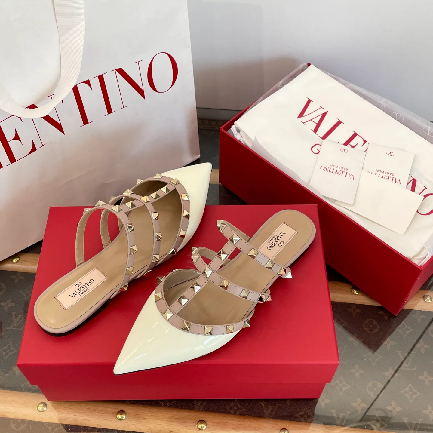Women's Mules And Clogs VALENTINO 18133375