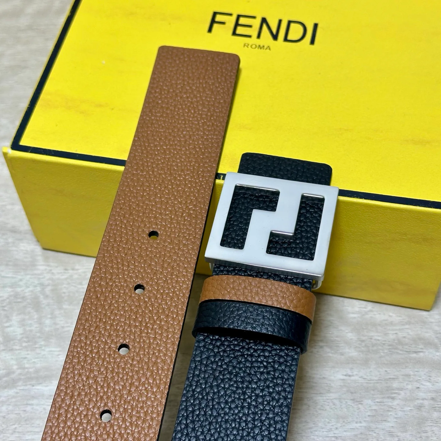 Belts FENDI 17926196
