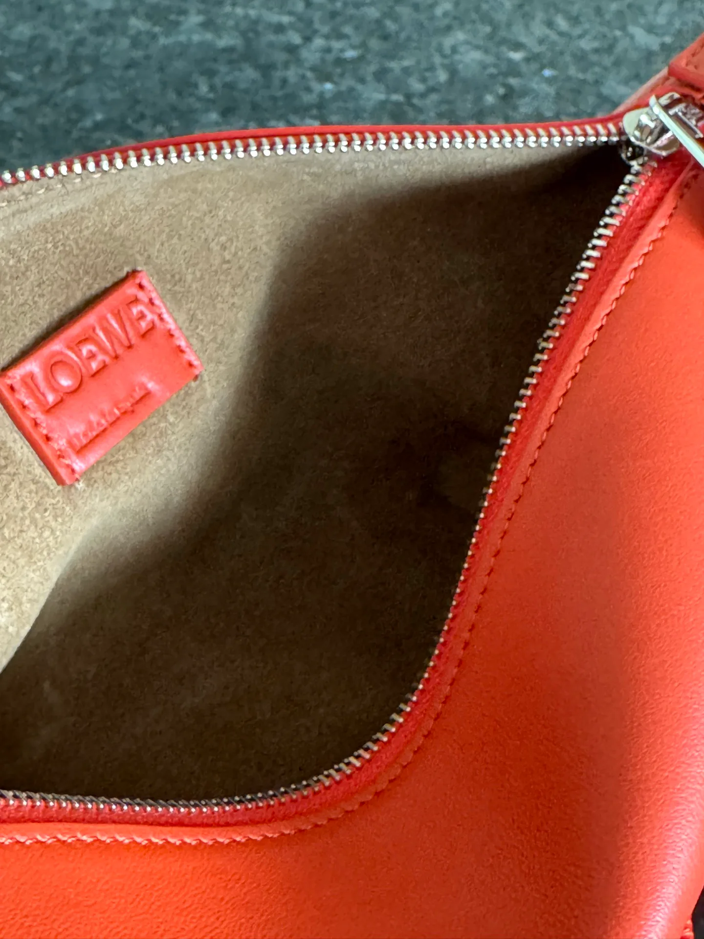 Women's Classic Handbags LOEWE 17839574