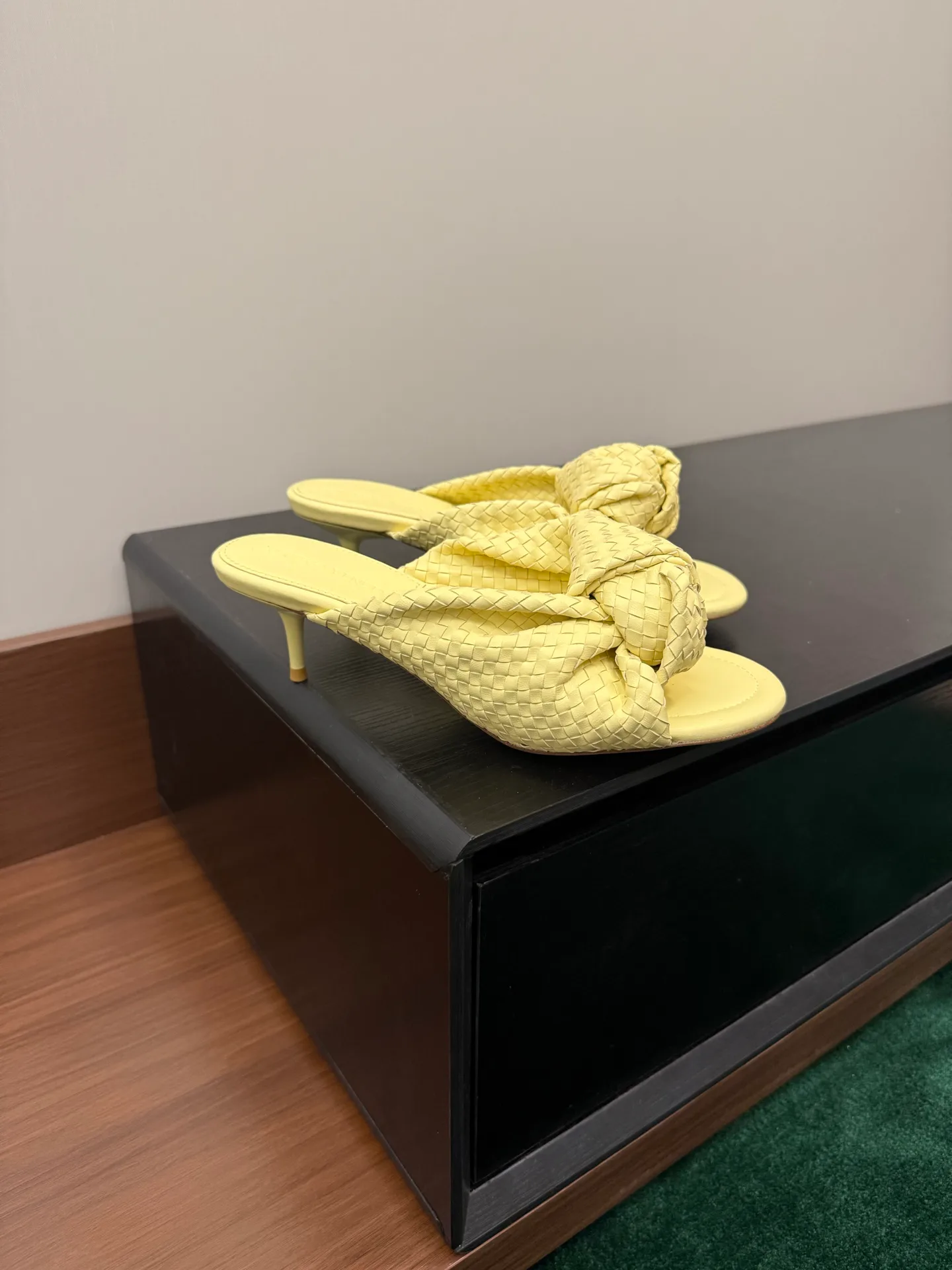 Women's Mules And Clogs BOTTEGA VENETA 17386169