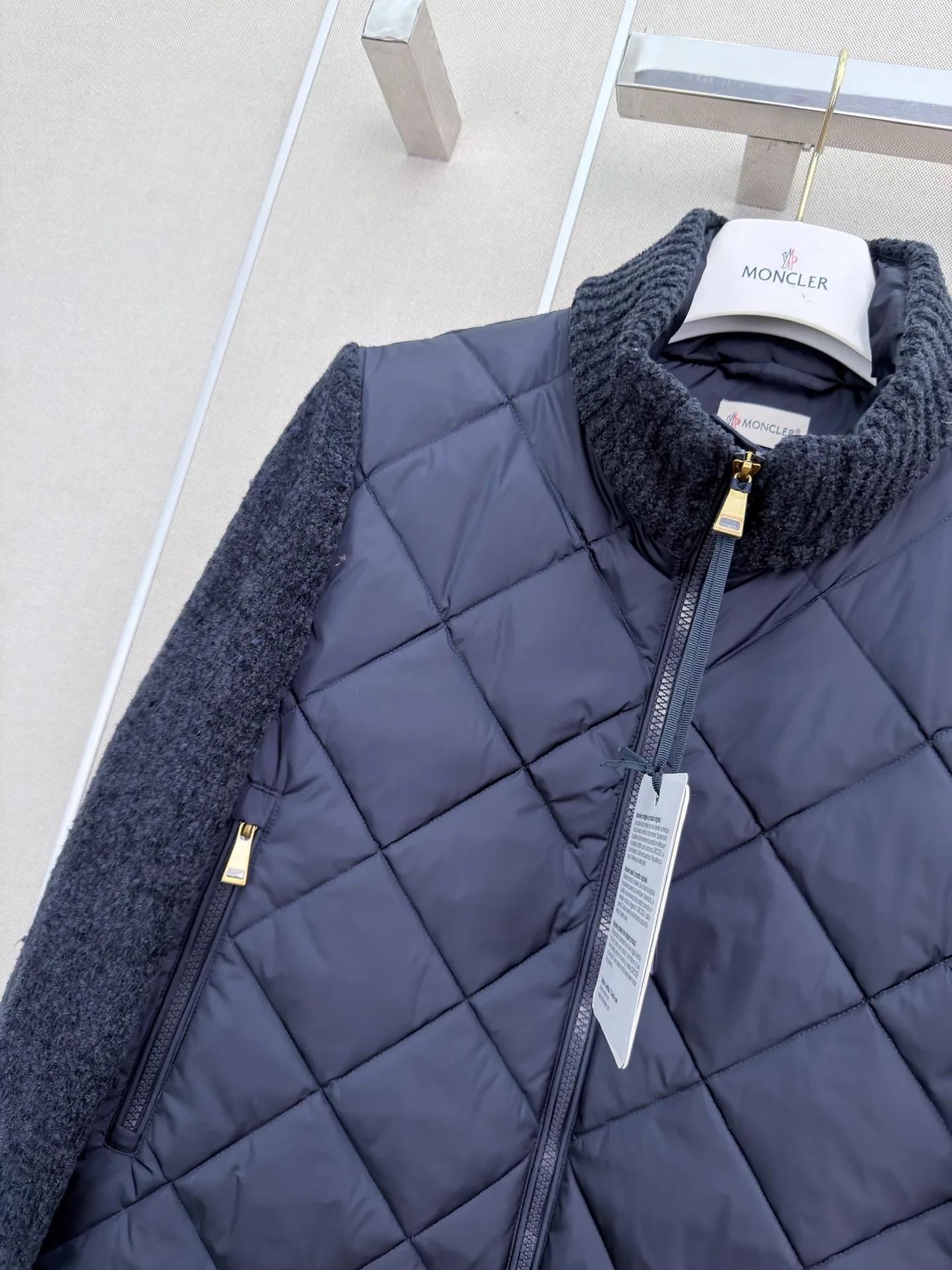 Women's Jackets And Down Jackets MONCLER 18203545