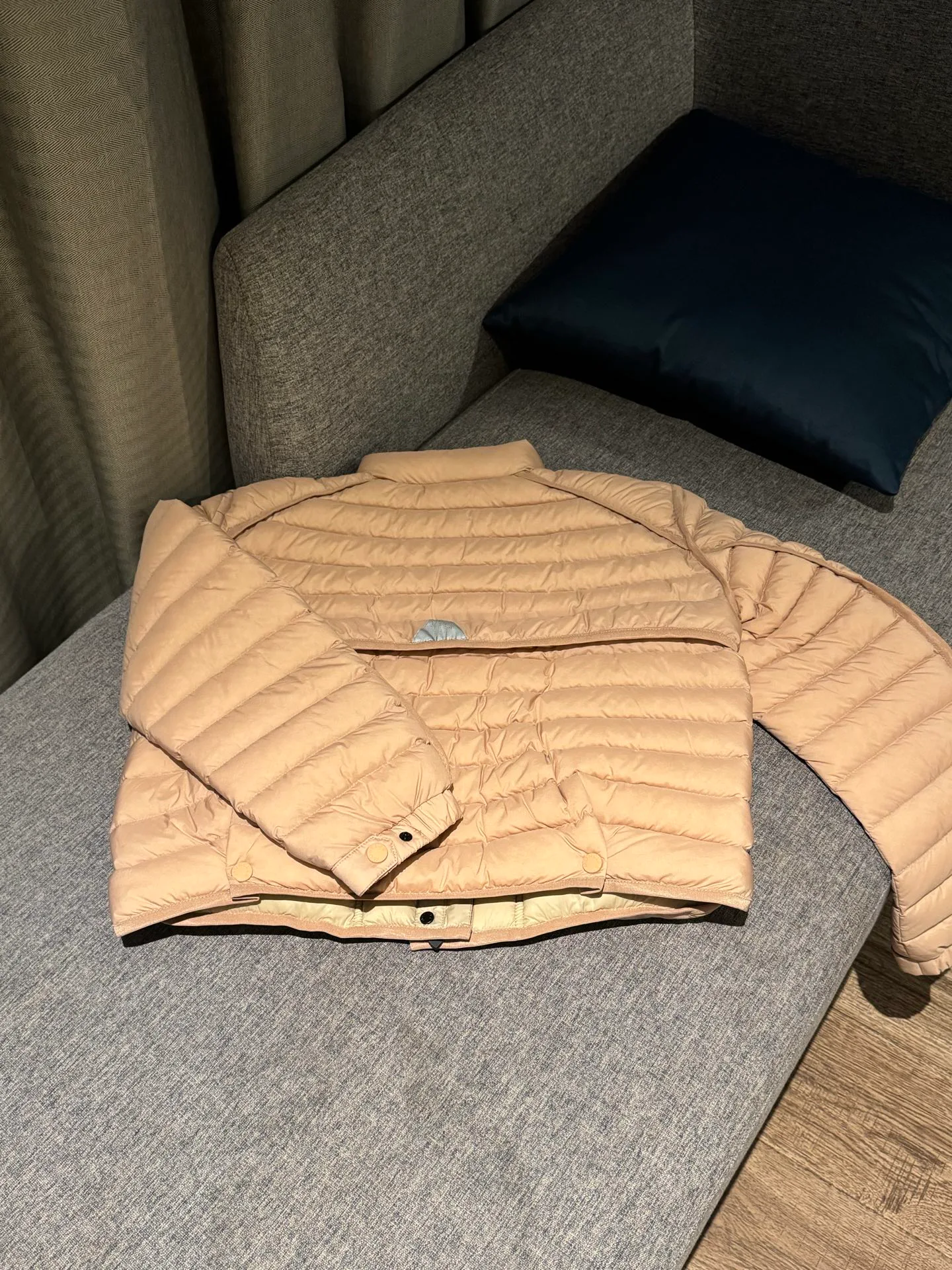 Women's Jackets And Down Jackets MONCLER 17806454
