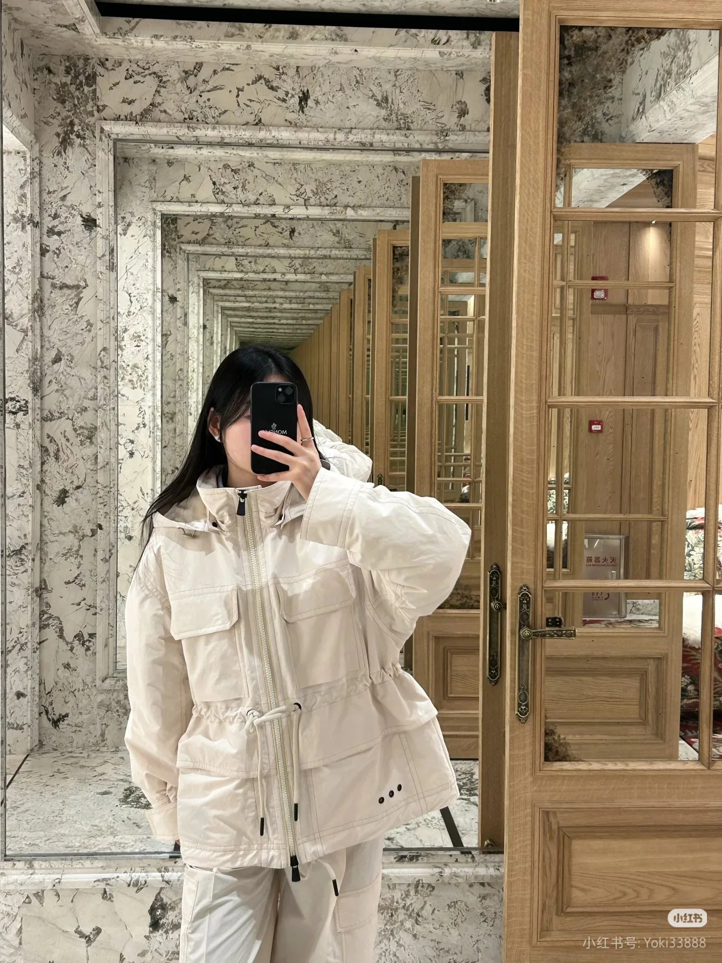 Women's Jackets And Down Jackets MONCLER 18044445