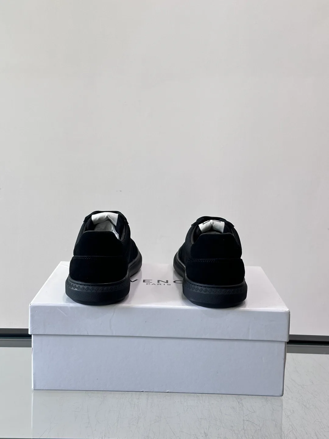 Men's Sneakers GIVENCHY 17672612