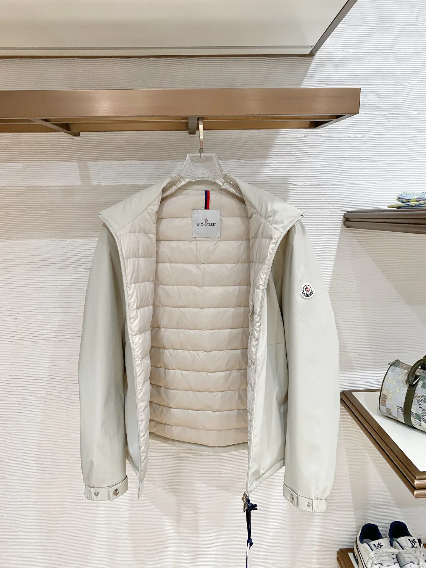 Men's Jackets And Down Jackets MONCLER 18374658