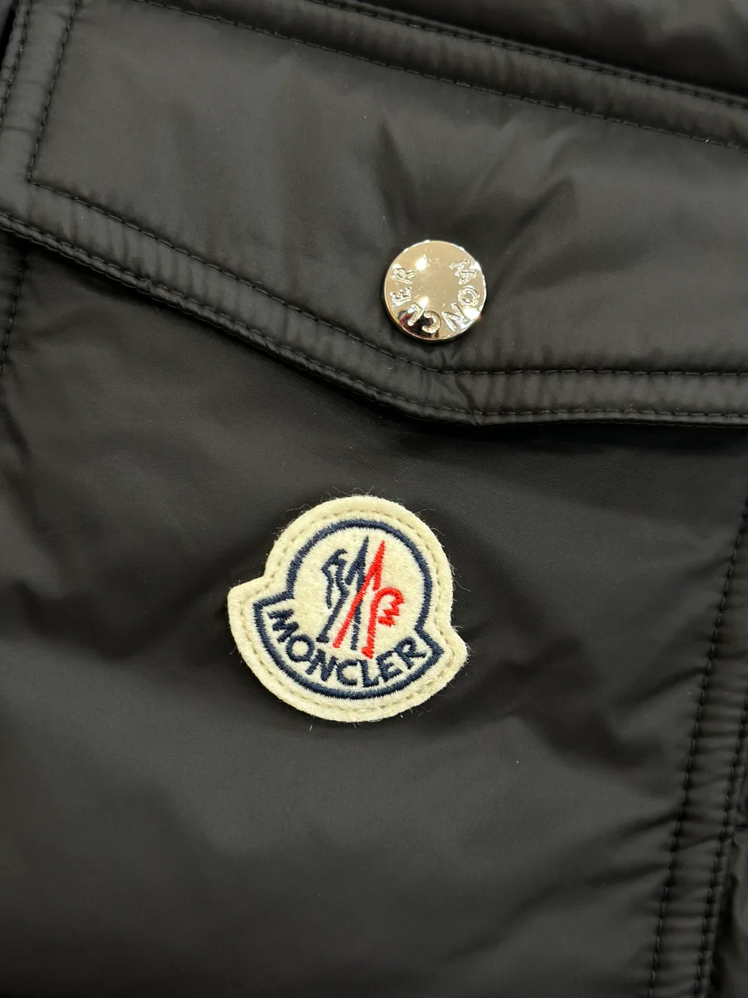 Men's Jackets And Down Jackets MONCLER 18260911