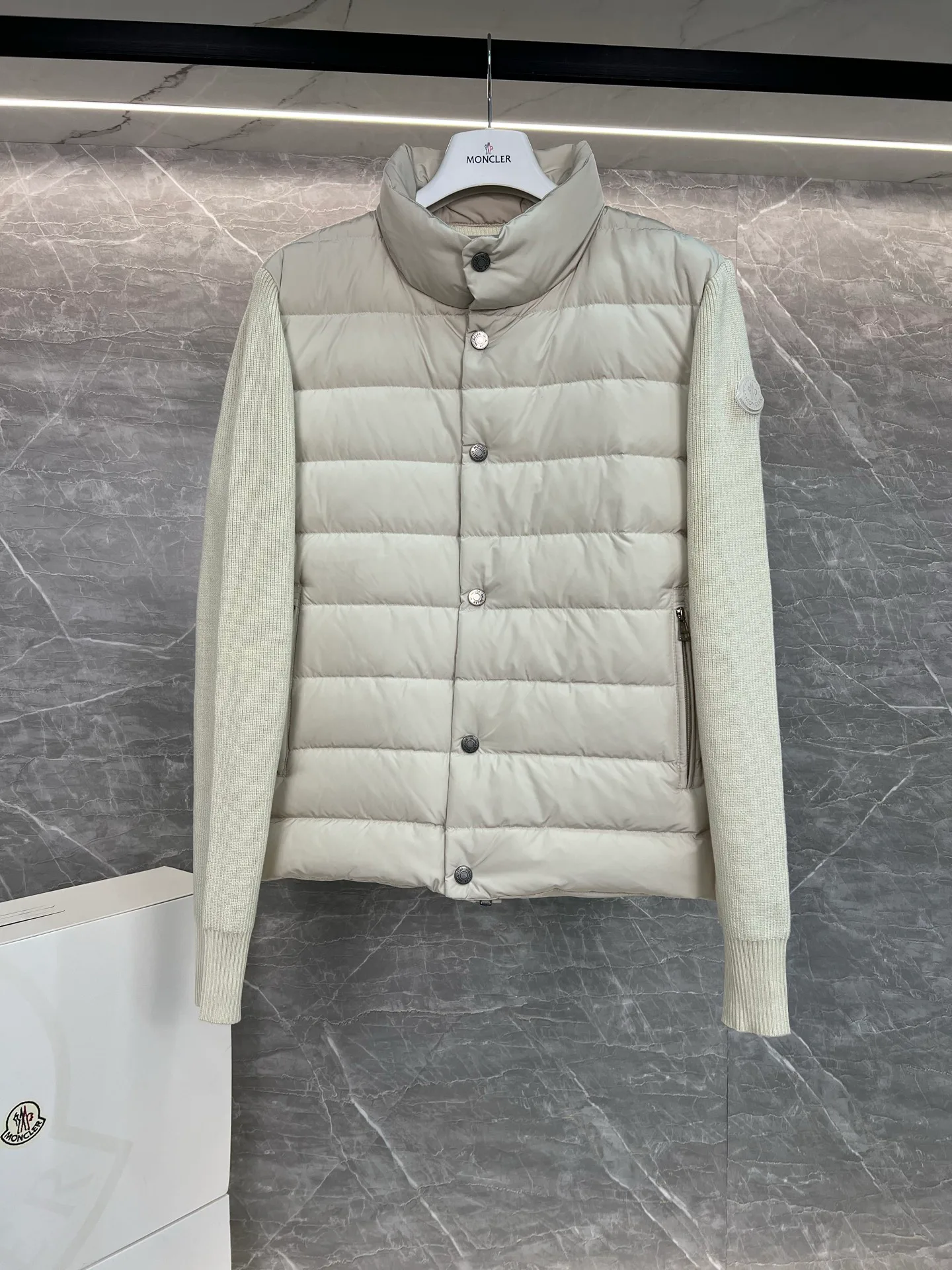 Куртки И Пуховики Мужские Moncler 18599837