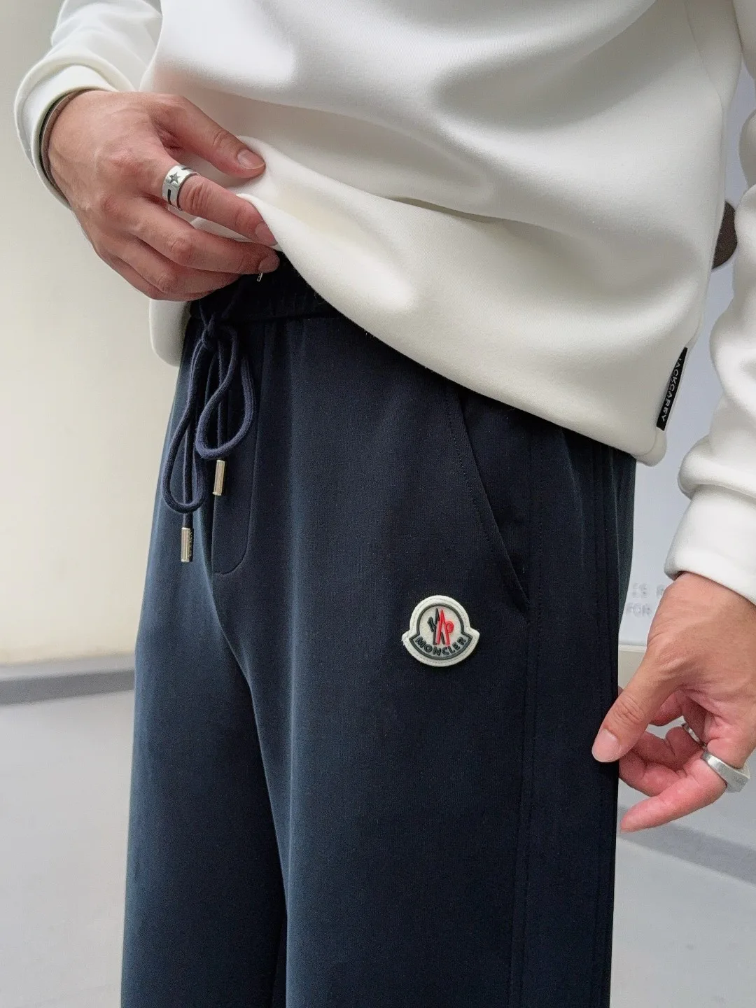 Men's Trousers MONCLER 17882718