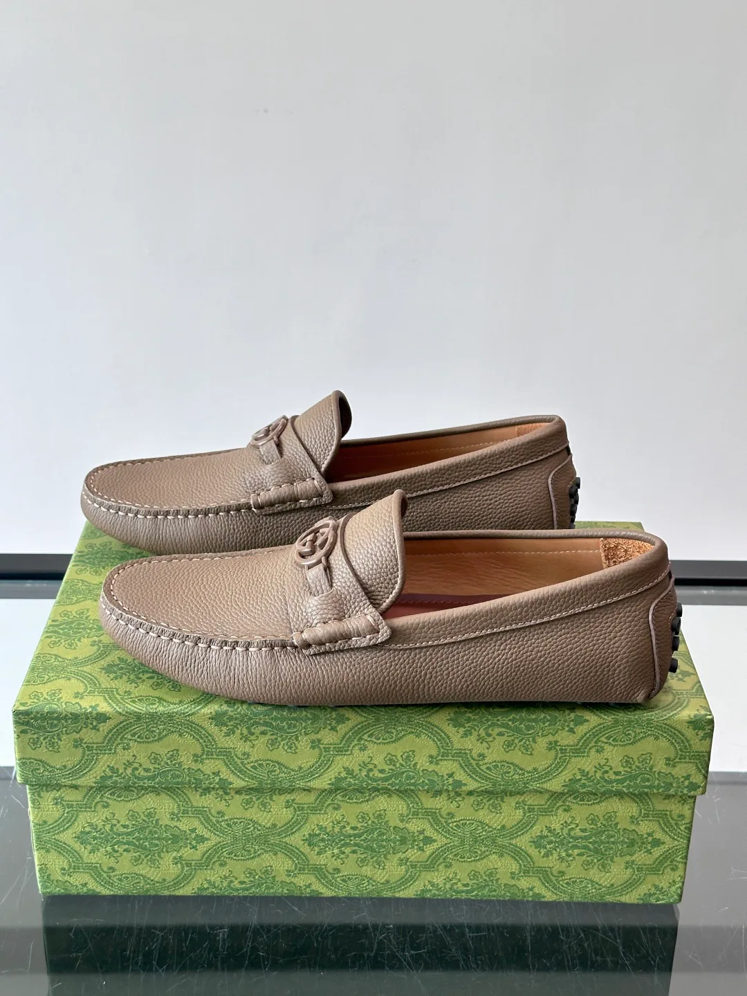 Men's Loafers And Dress Shoes GUCCI 17588558