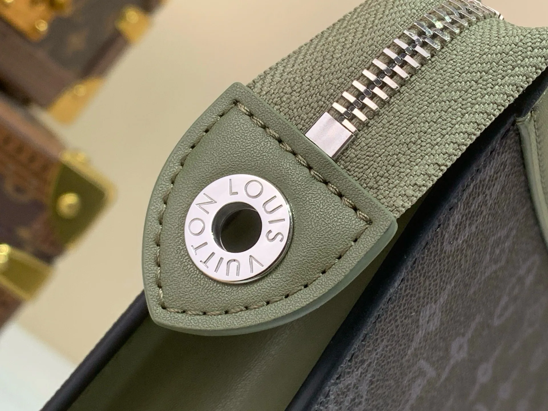 Women's Clutches LOUIS VUITTON 17499385