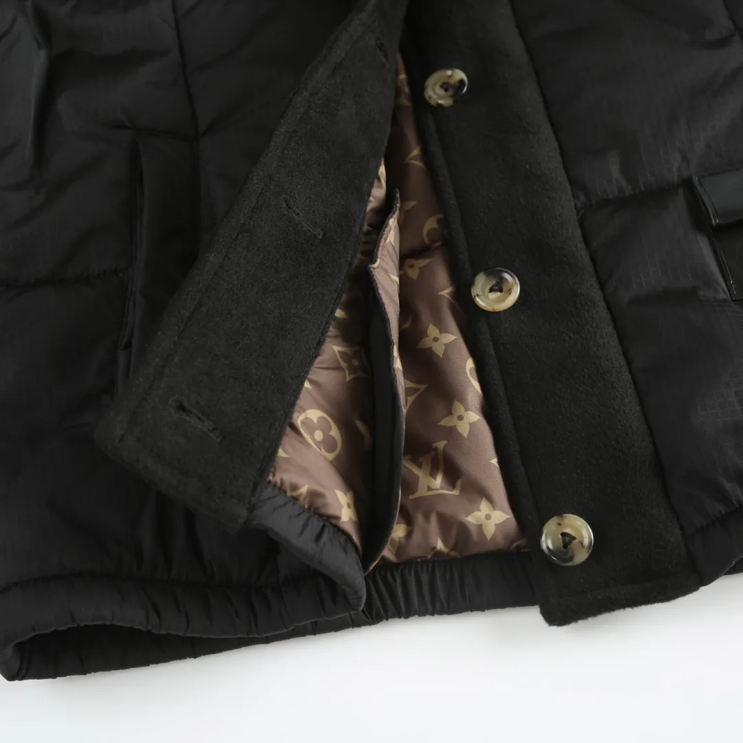 Women's Jackets And Down Jackets LOUIS VUITTON 18022557