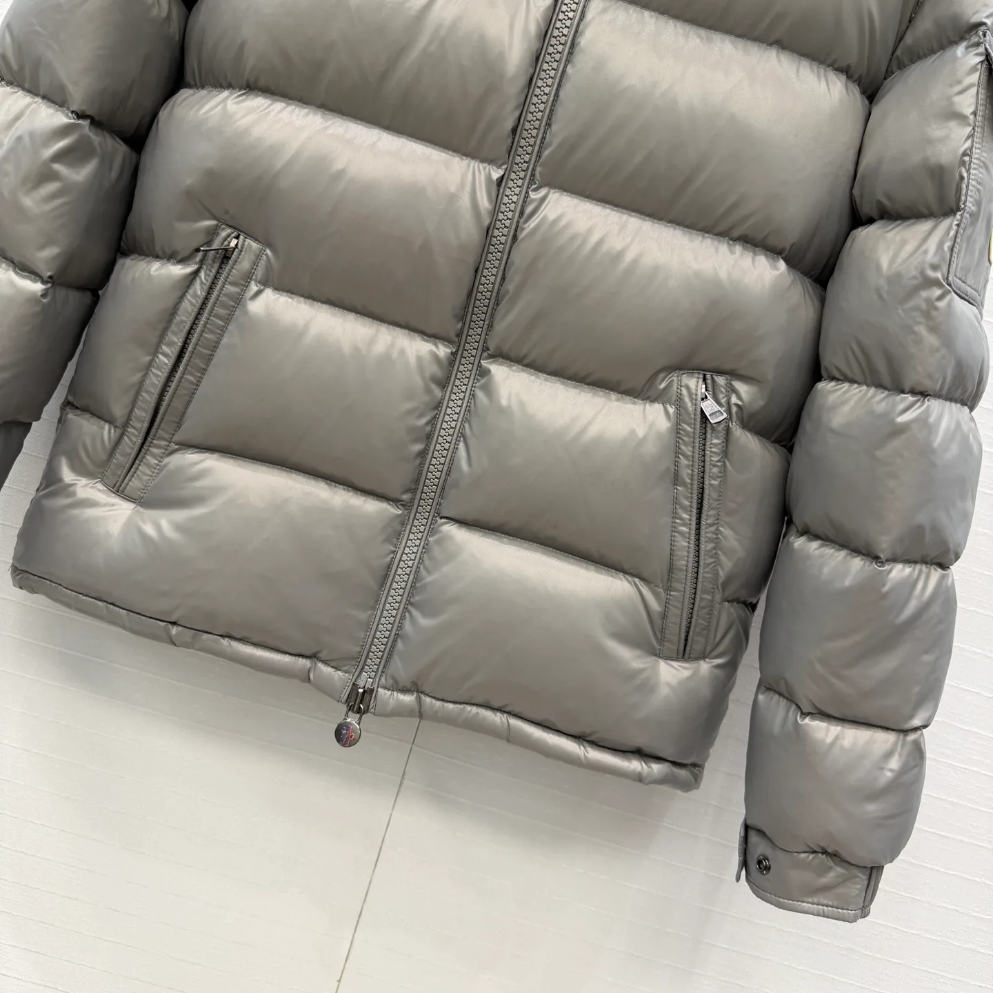 Women's Jackets And Down Jackets MONCLER 18184279