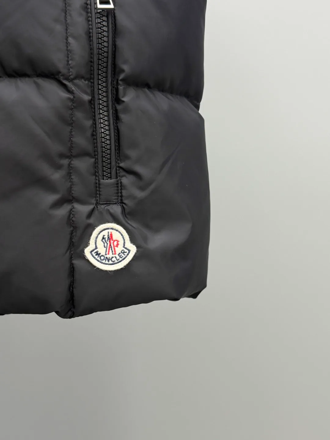 Men's Vests MONCLER 18383085