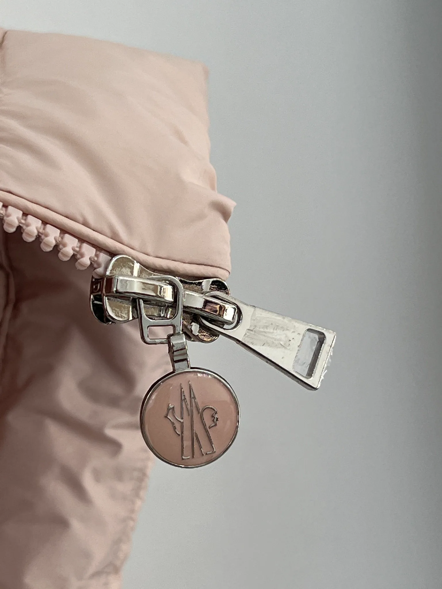 Women's Jackets And Down Jackets MONCLER 18416163