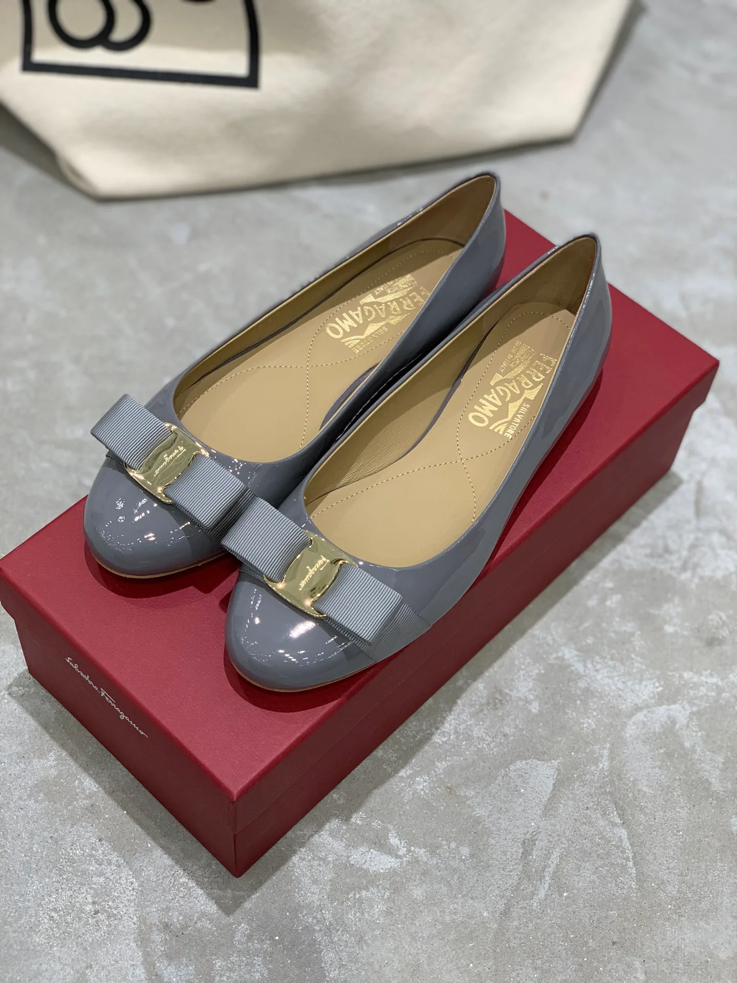 Women's Ballet Flats SALVATORE FERRAGAMO 18340640