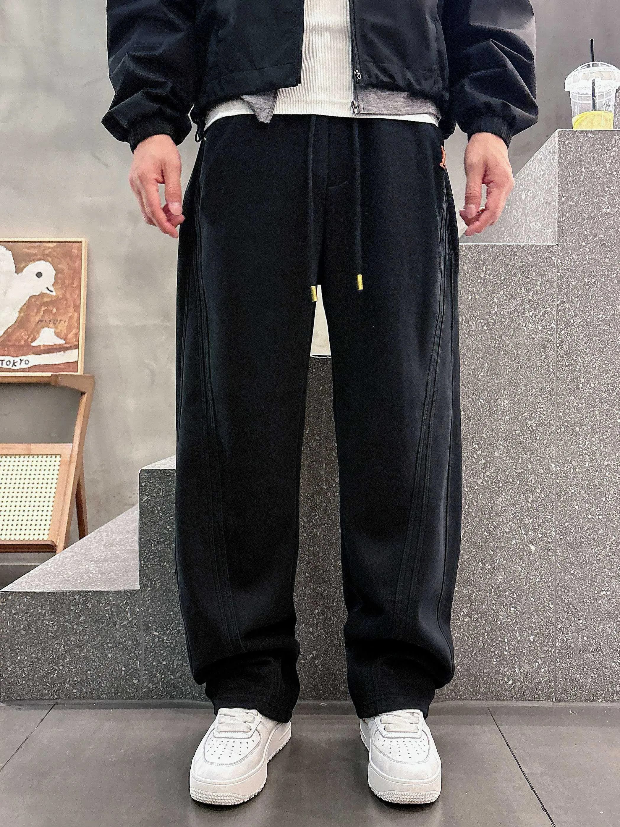 Men's Trousers LOUIS VUITTON 18368680
